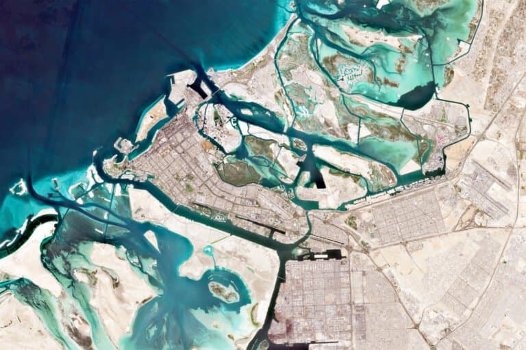 Cidades Costeiras: Influência Crucial na Saúde dos Oceanos