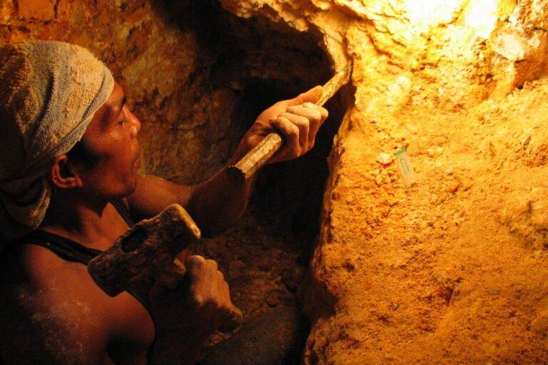 Filipinas acelera mineração de minerais críticos, preocupações ambientais aumentam