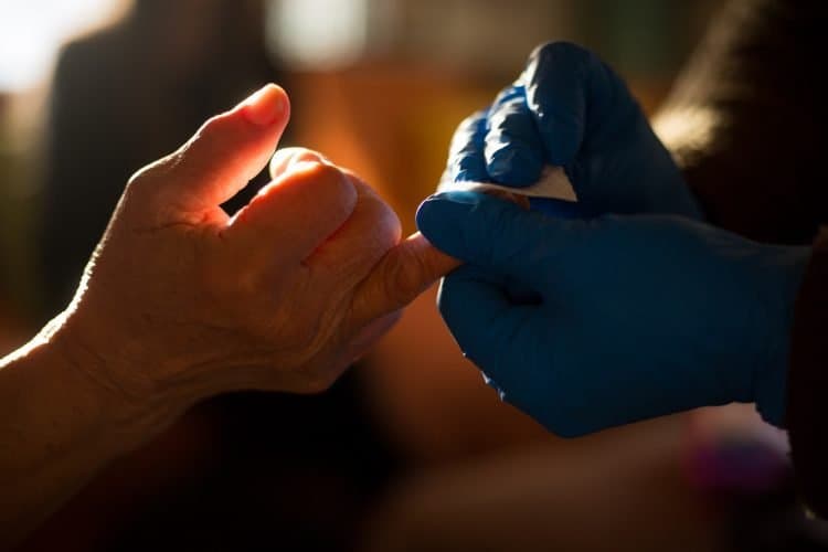 Programa Healthy Neighbor: Transformando Vidas em Camden com Saúde Acessível